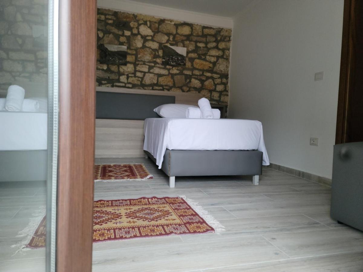 G&K Garden Hotel Berat Exterior foto